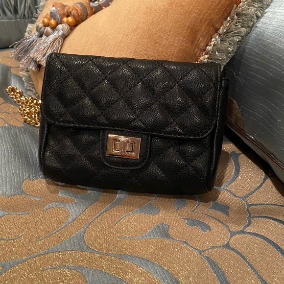 3/$20 Forever 21 black purse with long gold chain - Picture 8 of 10